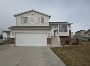 1692 W 735 N, Clinton, UT 84015