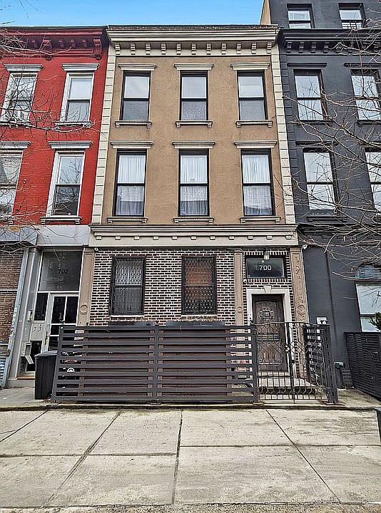 1st image of 700 Dekalb Ave