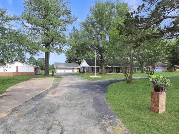 1800 34th St NE, Paris, TX 75462