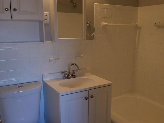 5th image of 15007 Madison Ave APT 7