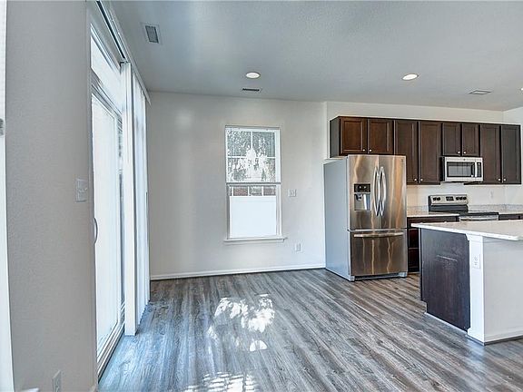 4th image of 441 Belingham Rd