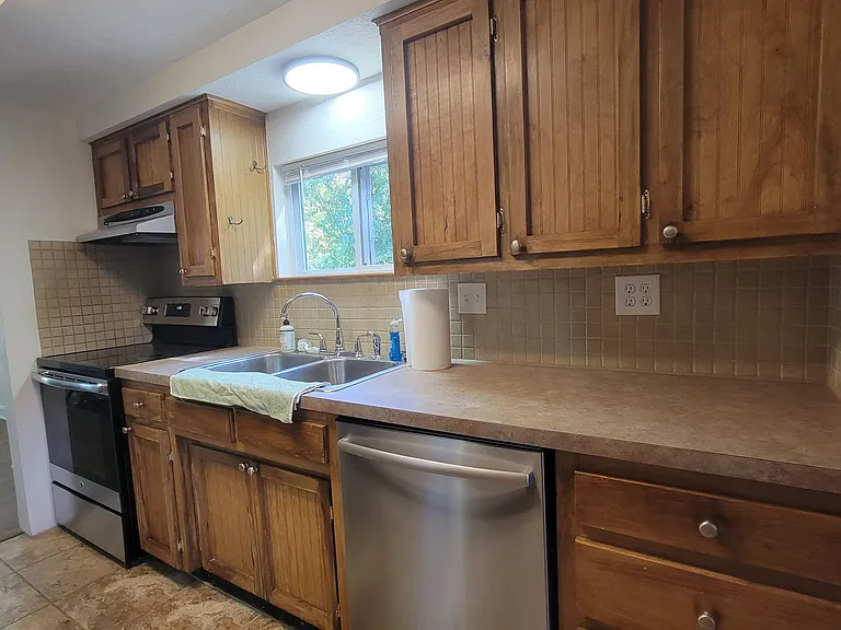501 E Hereford Ave — Photo 3