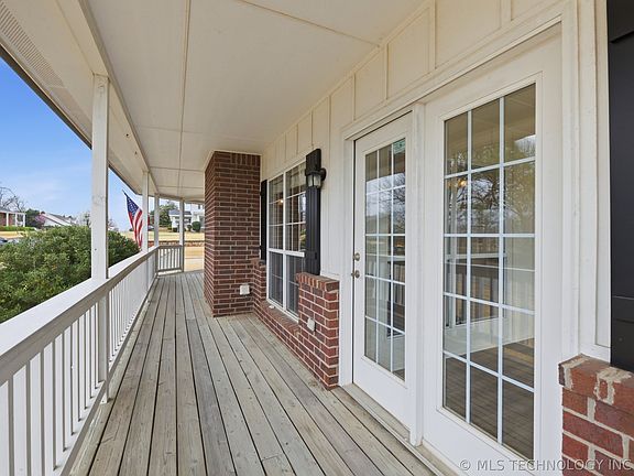 3rd image of 1501 E Fairview Ave