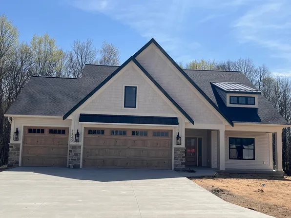 3340 Ravinewood Ct #16, Jenison, MI 49428