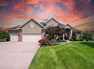 1205 N Dewey St, Auburn, IN 46706