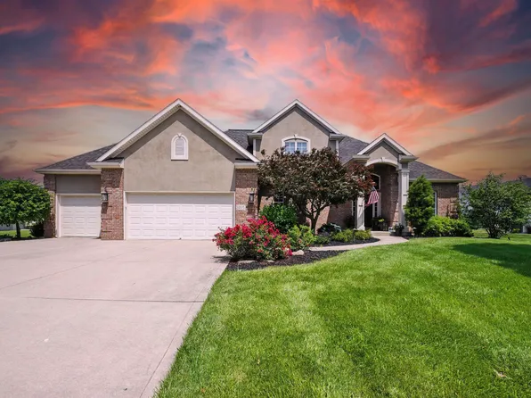 1205 N Dewey St, Auburn, IN 46706