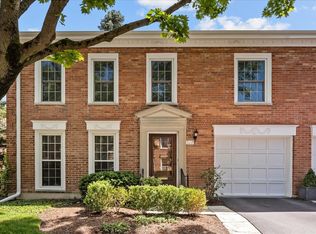 727 Raleigh Ct, Northbrook, IL 60062