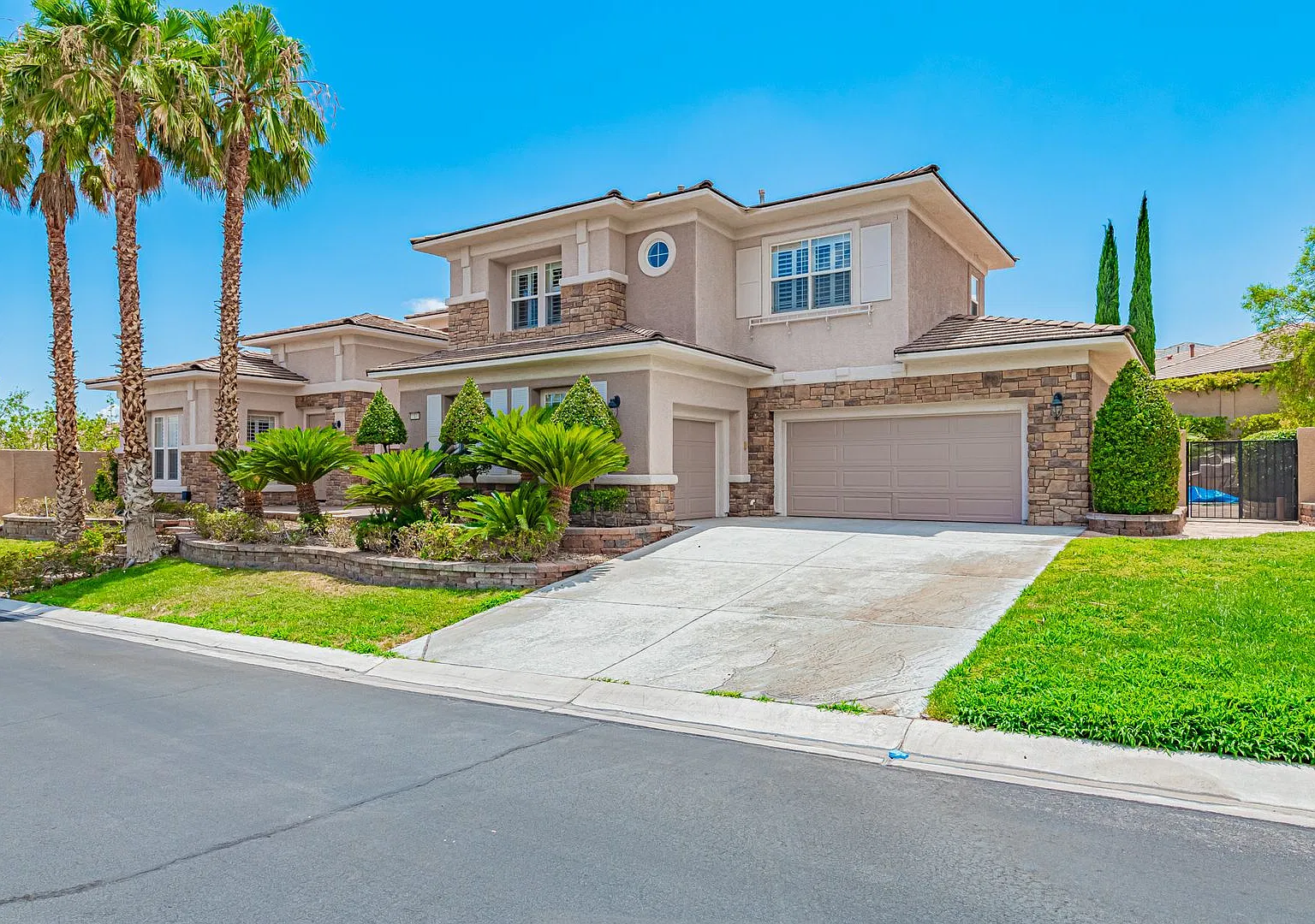 Gate Community With Private Pool And Spa — Photo 4