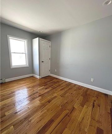 3rd image of 60 Wisconsin St APT 2