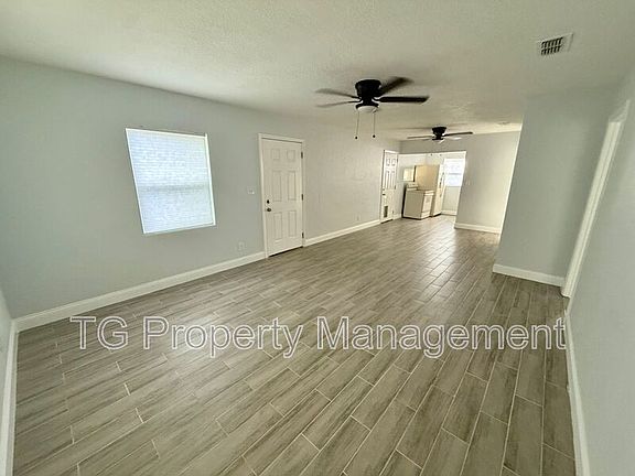 3rd image of 4721 E Castlewood Dr