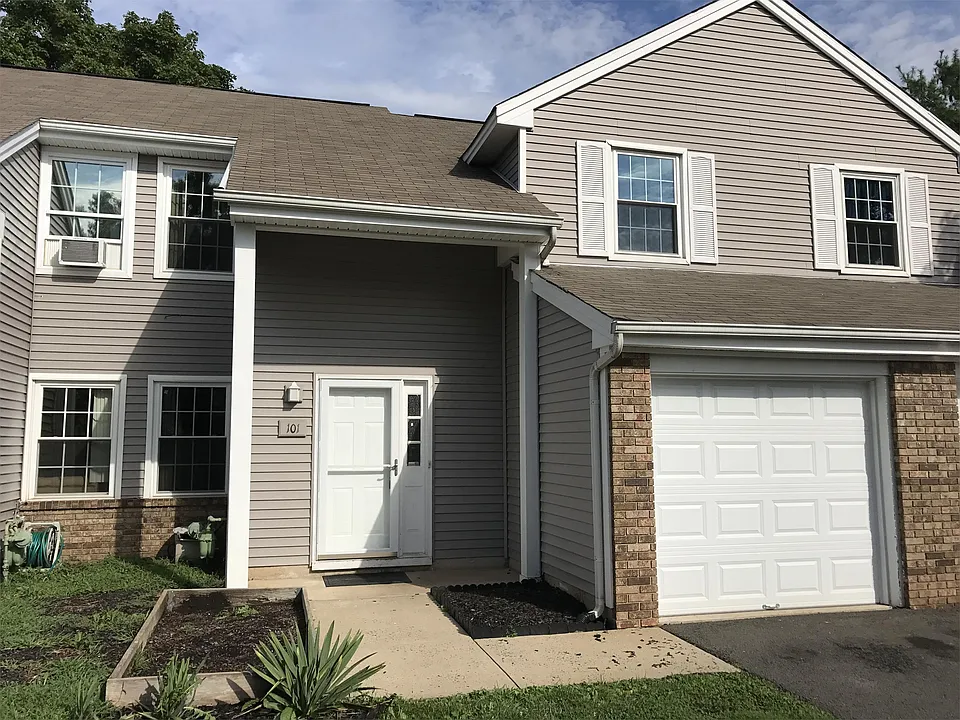101 Renaissance Ln #1