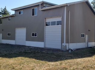 76566 Davis Rd, Oakridge, OR 97463