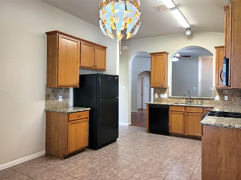 6042 Starbrook Creek Dr — Photo 2