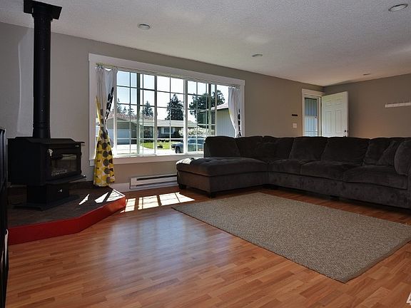 3rd image of 3000 NE 73rd St