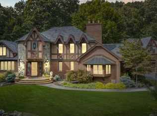 19 Cheyenne Dr, Montville, NJ 07045