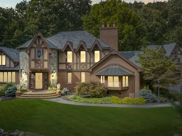 19 Cheyenne Dr, Montville Twp., NJ 07045