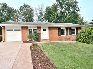 809 W Poplar Rd, Sterling, VA 20164