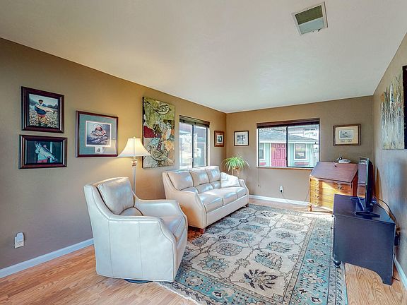 3rd image of 1425 Abram Ln