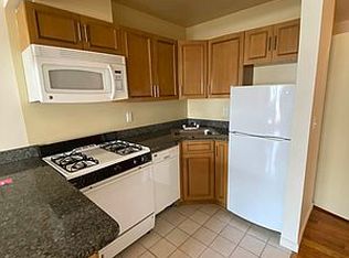 37-21 32nd St #302, Long Island City, NY 11101