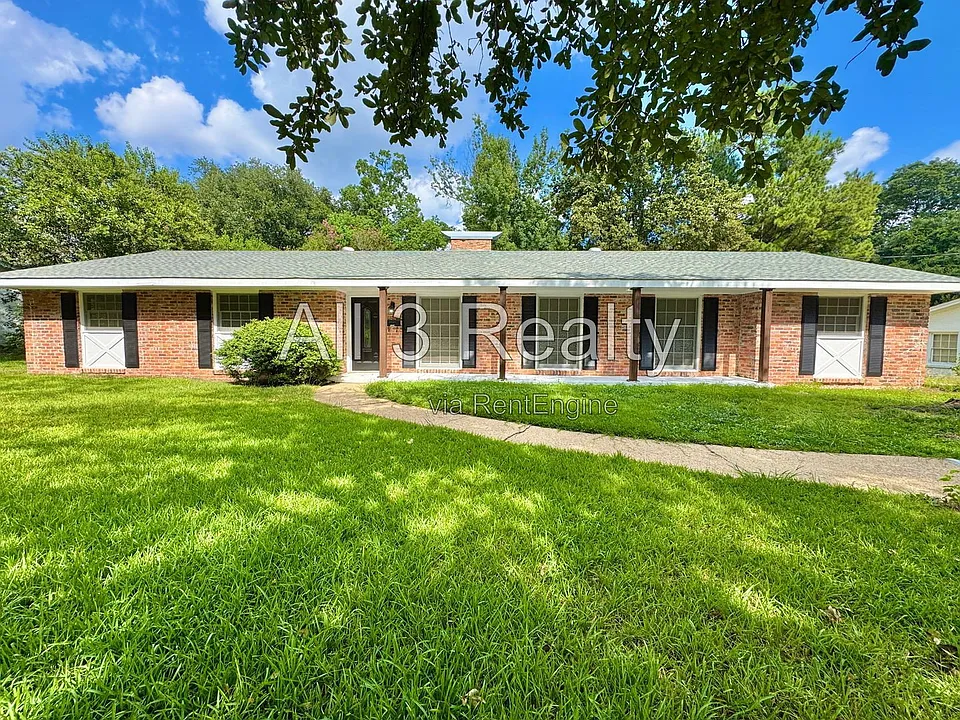 2557 Woodley Rd