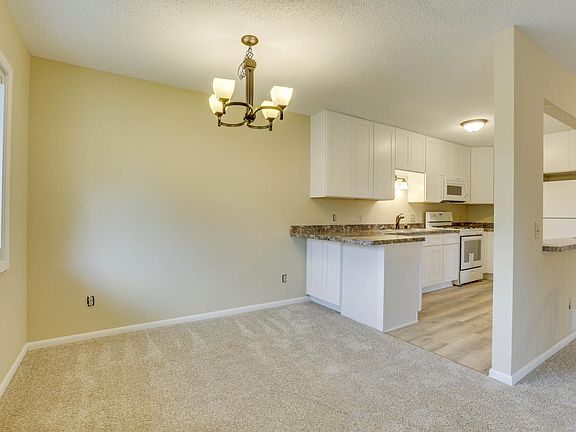 4th image of 623 Portland Mews
