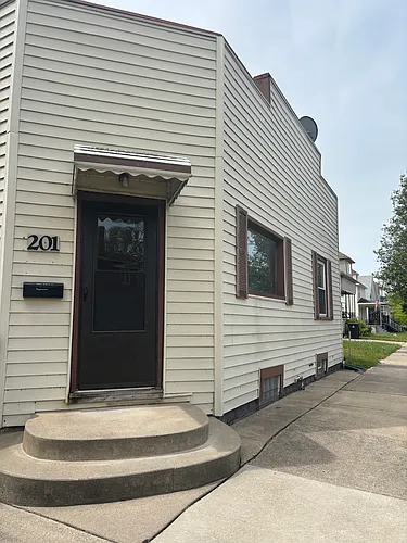 201 Antoine St Photo 1