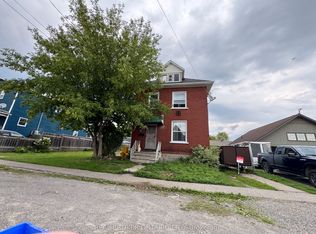 45 Alice St, Montague, ON K7A 2W4