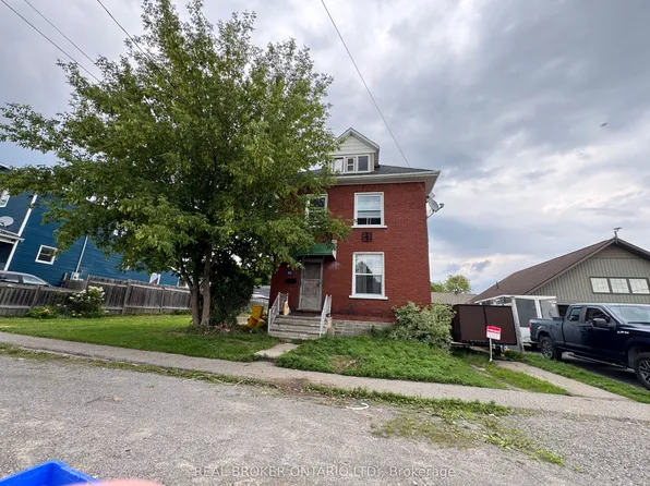 45 Alice St, Montague, ON K7A 2W4