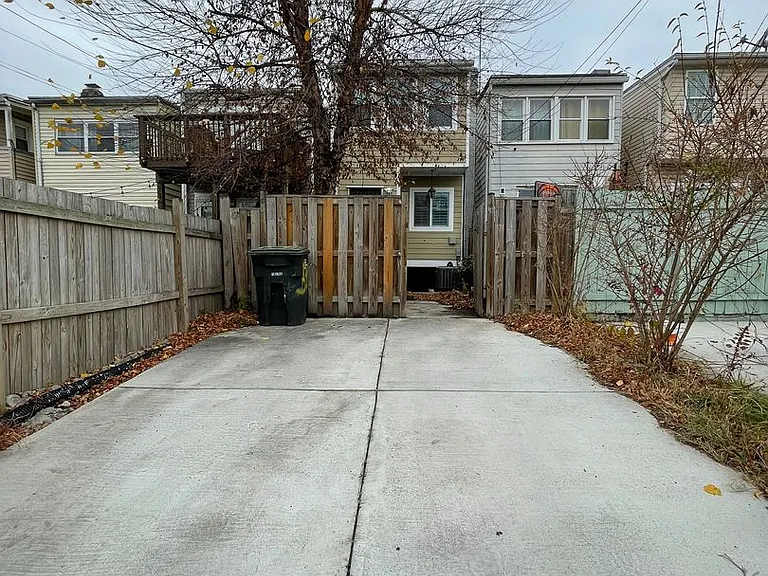 539 24th St NE — Photo 60