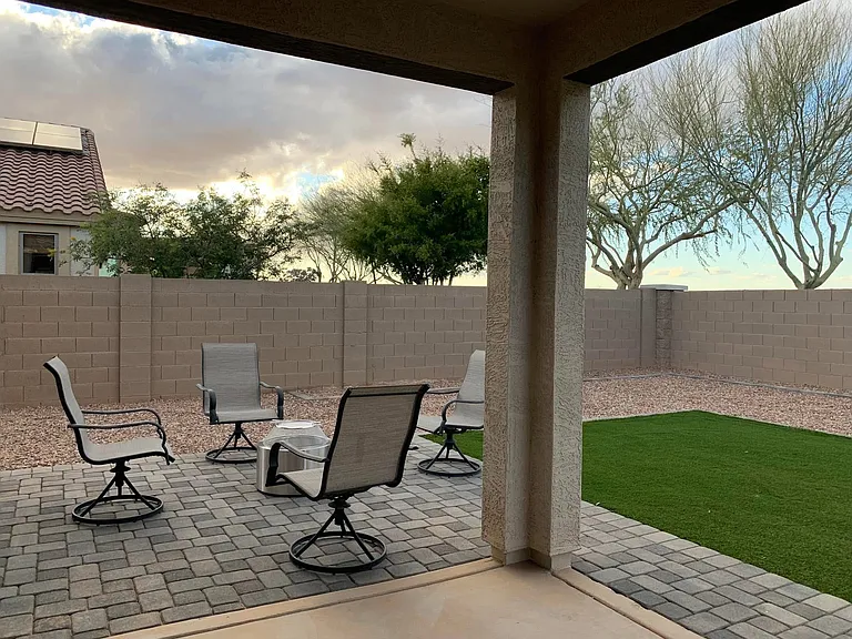 1542 E Fontana Dr — Photo 10