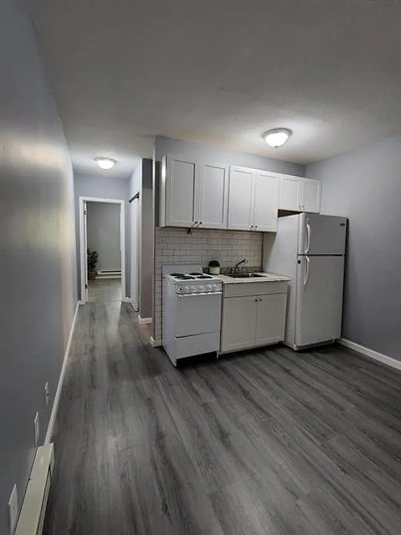 All utilities included with rent - 1 bed 1 bath apartment — Photo 3