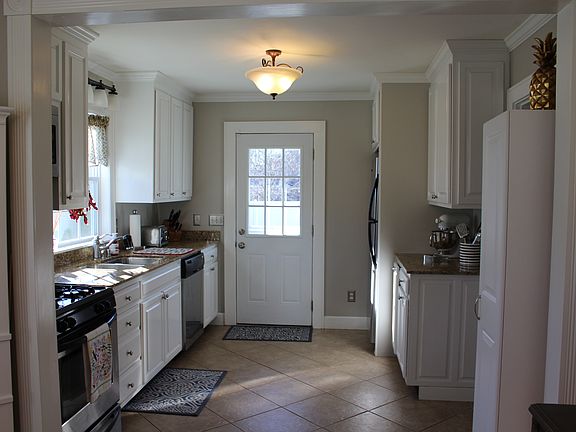 5th image of 2120 Griffith Pl W