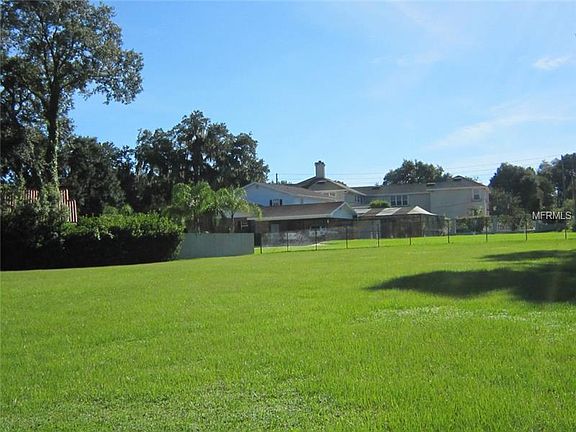 4th image of 1615 Blue Heron Ln