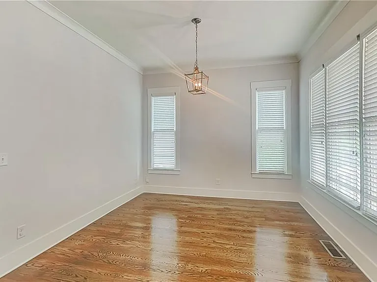 1322 English St NW — Photo 2