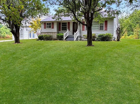 1127 W Shawtown Rd, Union City, TN 38261