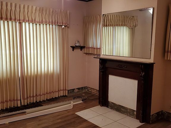 2nd image of 520 Brandt St