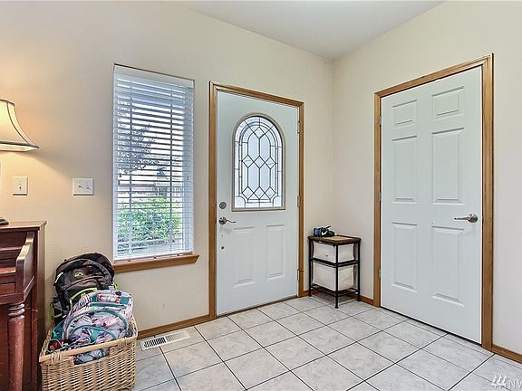2nd image of 9131 Lewis Dr NE