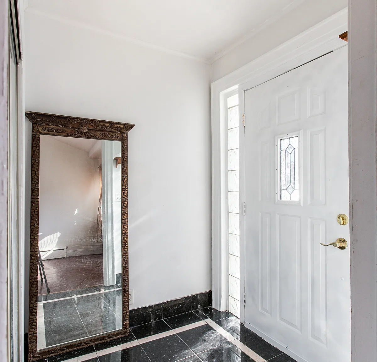 70-11 Manse Street — Photo 3