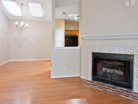 5th image of 1115 Sandalwood Ln