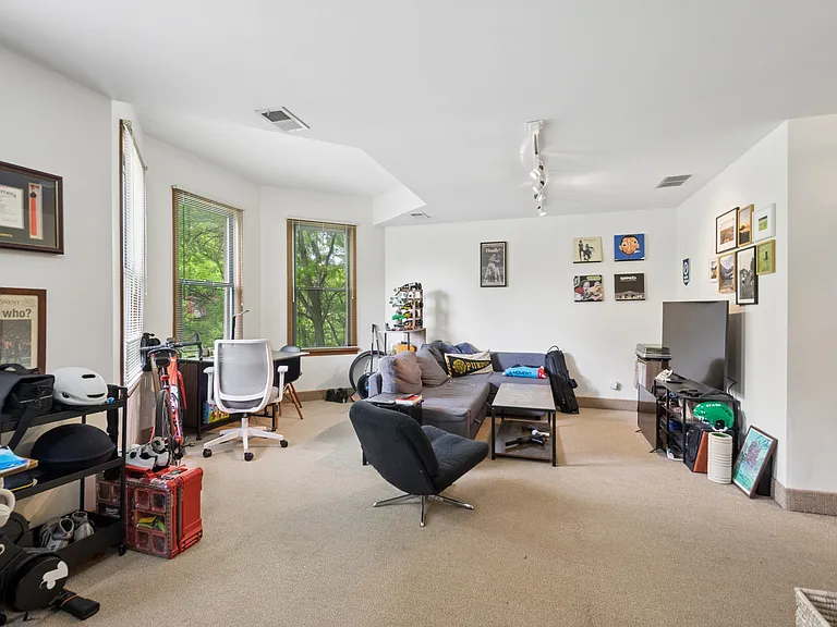 1413 W Oakdale Ave #3F — Photo 7