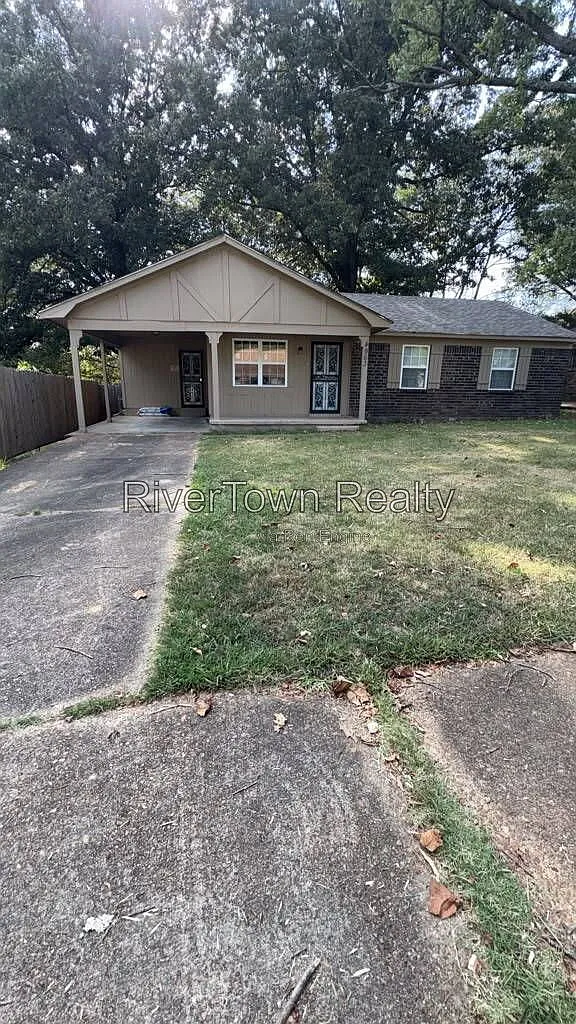 3 bed, 2.0 bath, 1112 sqft, $1,365 — Photo 1