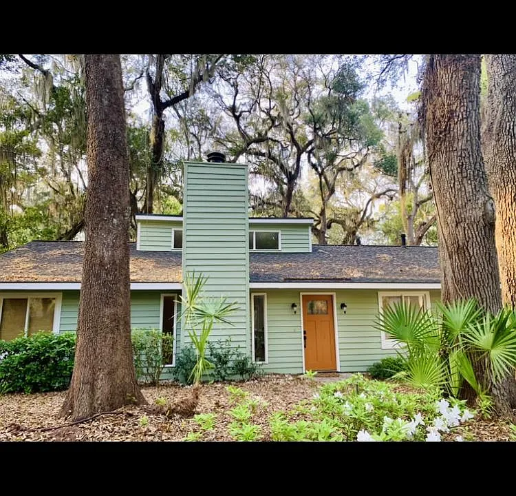 201 Palmetto Ct