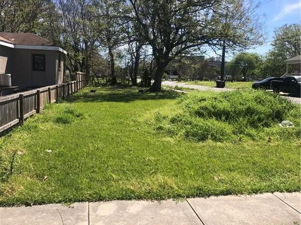 1301 Flood St, New Orleans, LA 70117