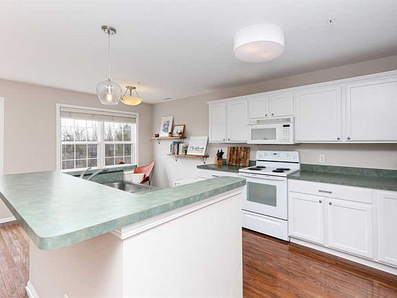 3rd image of 2920 Barclay Way