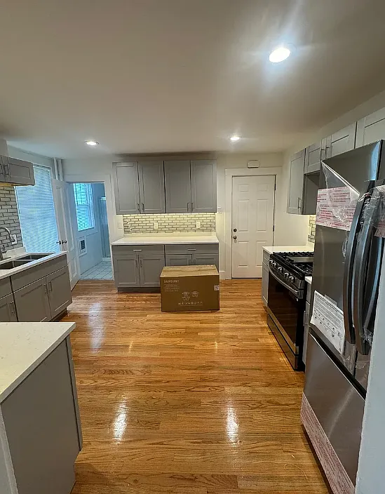 4 bed, 9999 sqft, $4,400 — Photo 3
