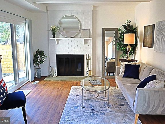 5th image of 9733 Shadow Oak Dr