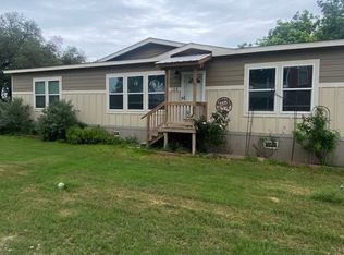 120 James, Sabinal, TX 78881