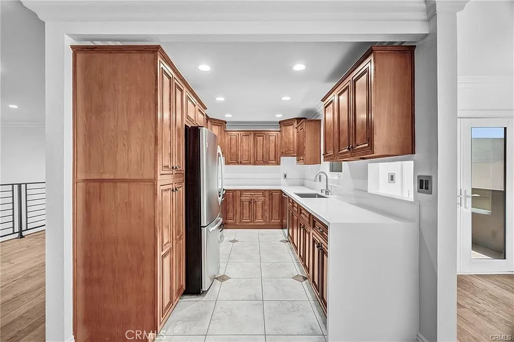 2 bed, 2.5 bath, 1496 sqft, $4,500 — Photo 4
