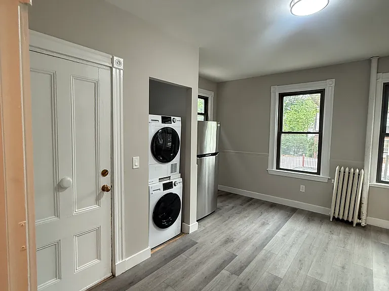 32 Walnut St #2 — Photo 4