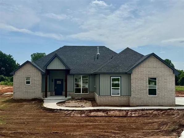 2447 Raven Cir, Blanchard, OK 73010